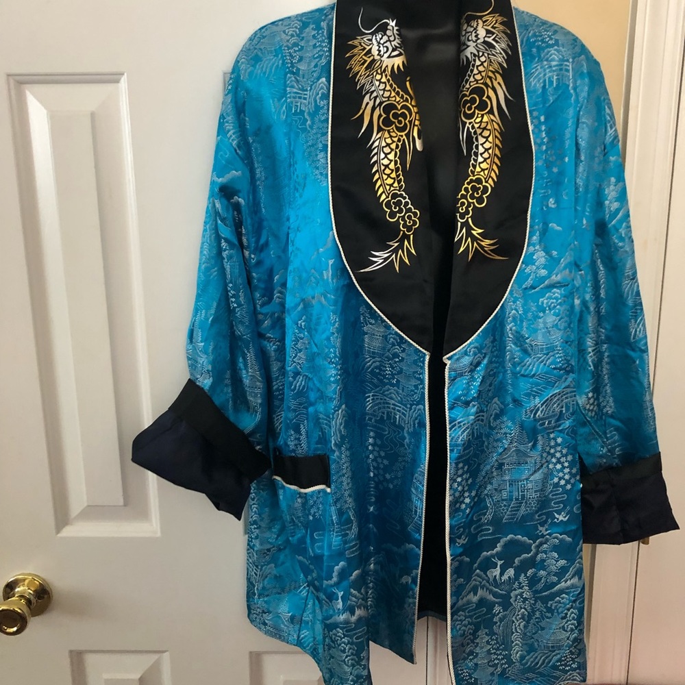 NWOT Asian silky kimono wrap robe with belt - Picture 2 of 4